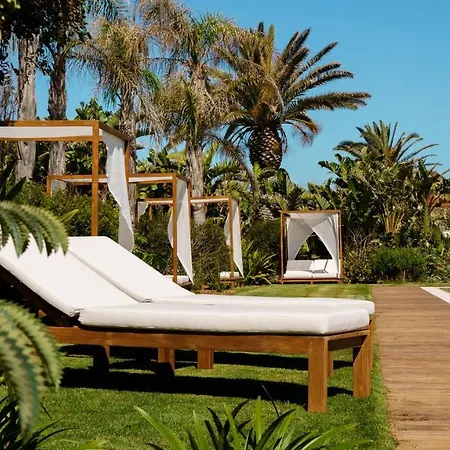 Sant Efis Hotell 4*