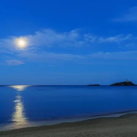 Sant Efis מלון 4*