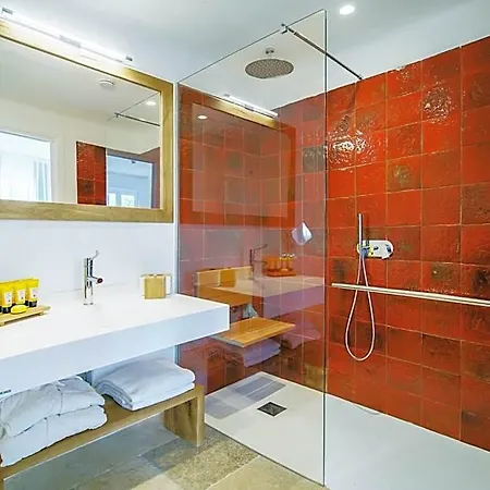 Sant Efis Hotel